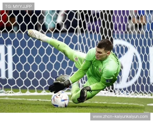 法超杯点球大战舍瓦利耶两度救险，巴黎门将闪耀获赞